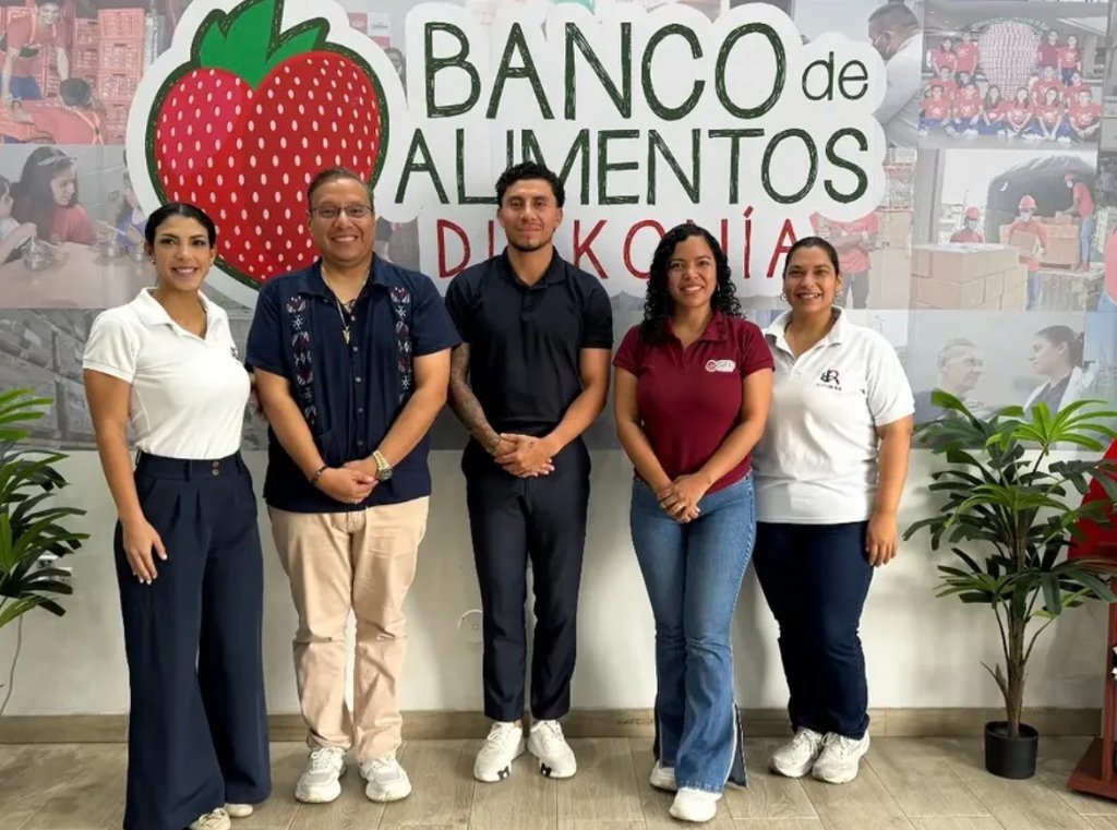 Joao Rojas y equipo Fundación Rojas en Banco de Alimentos Diakonia